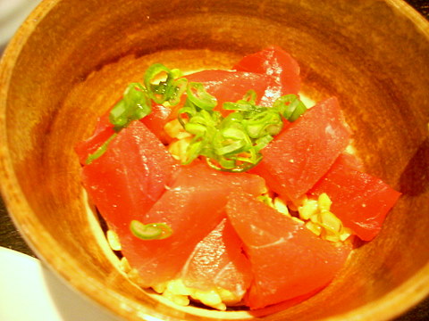 dscn2466 Sashimi on a bed of natto (fermented soybean with a bizarrely sticky nature)