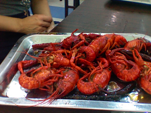 a frightening cross between lobster and jumbo shrimp, 13 yuan, about $2 USD