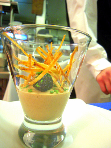 DSCN5331 Cauliflower panna cotta, caviar, shoestring fries